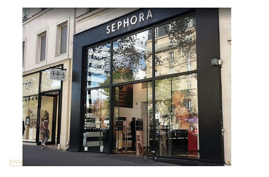 Flagship Retail Space on Avenue des Ternes, Paris, 660 sqm, pop up store