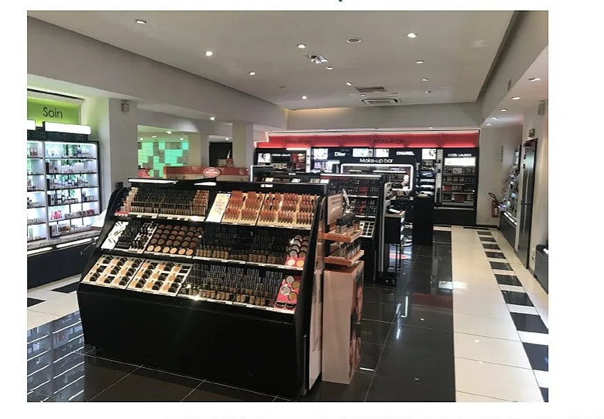 Flagship Retail Space on Avenue des Ternes, Paris — 2