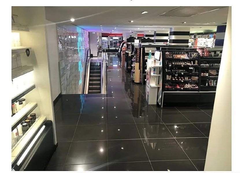 Flagship Retail Space on Avenue des Ternes, Paris — 4