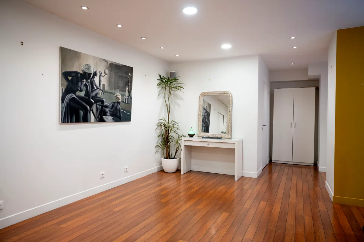 Flexible 160m² Space Ideal for Creative Events, pop up store in Paris, third interior view