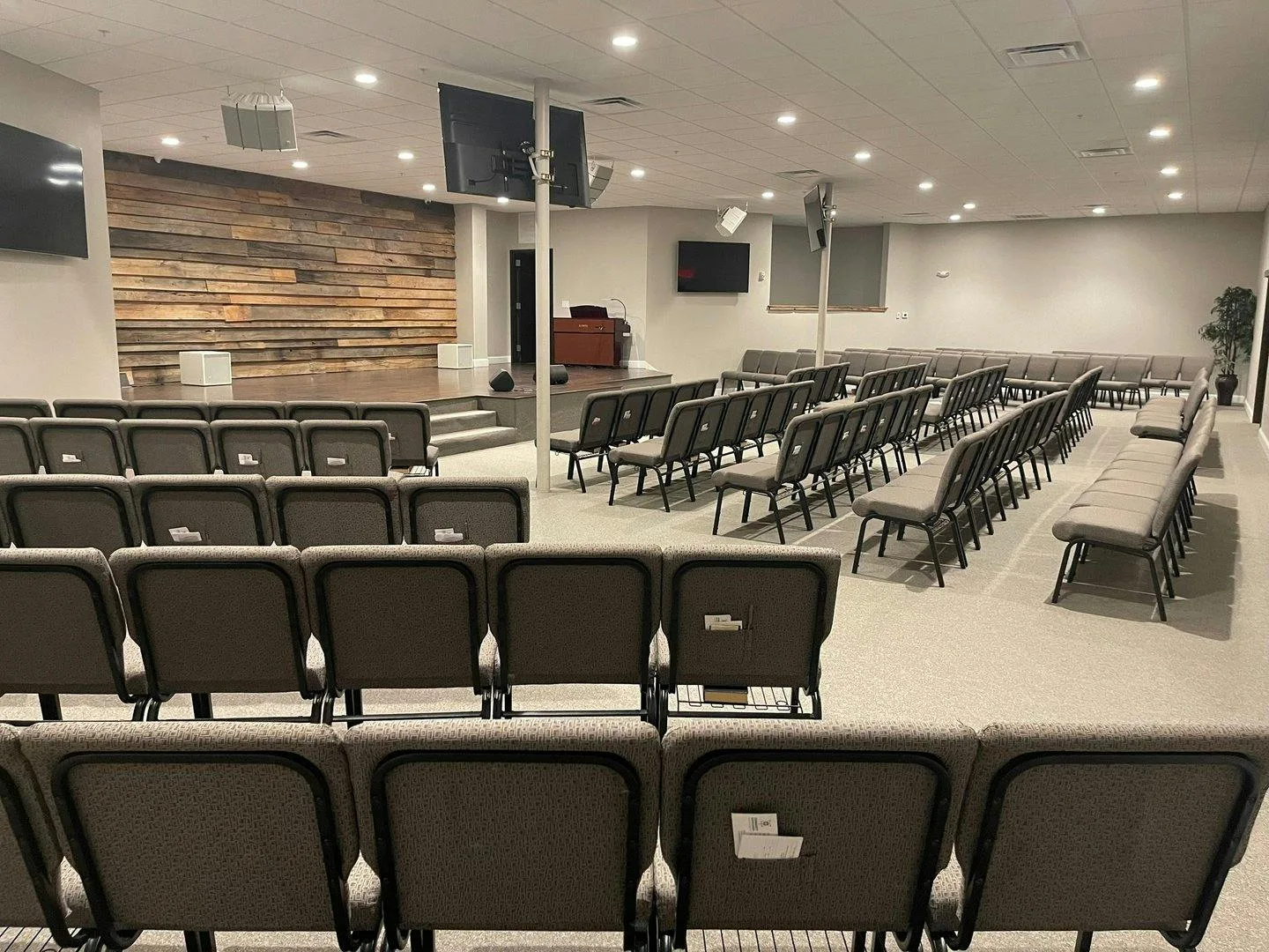 Flexible 7,000 Sq Ft Event Center in Spring Hill — 3