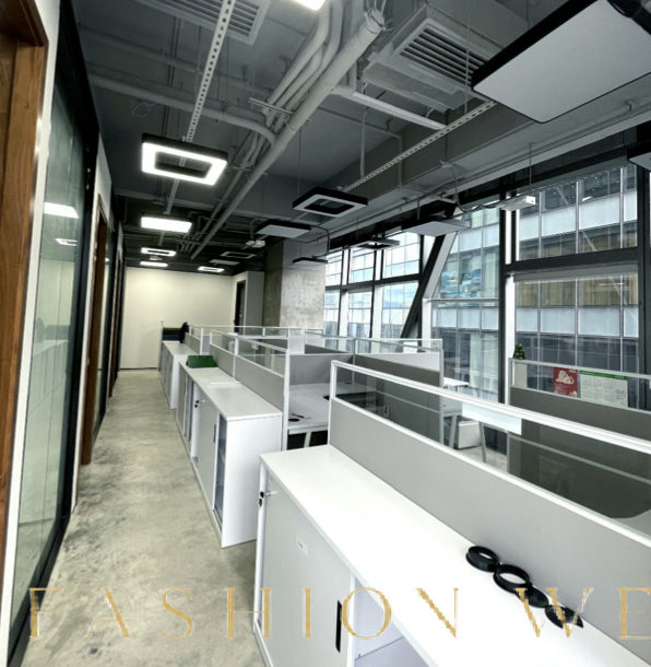 Flexible Bareshell Office Space with Essential Amenities, 432 sqm, corporate event, pop-up rental in Hong Kong, interior view