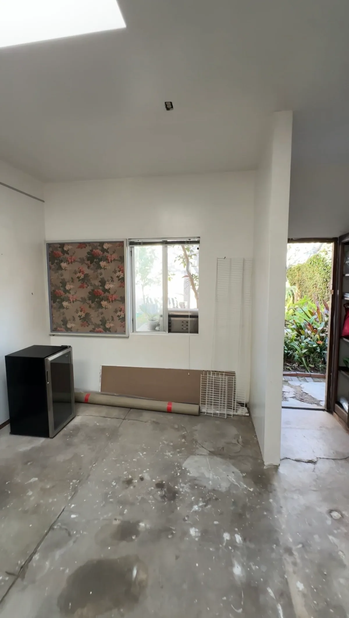 Flexible Ground Floor Studio with Skylights, 33 sqm, showroom presentation, pop-up rental in Los Angeles, third interior view