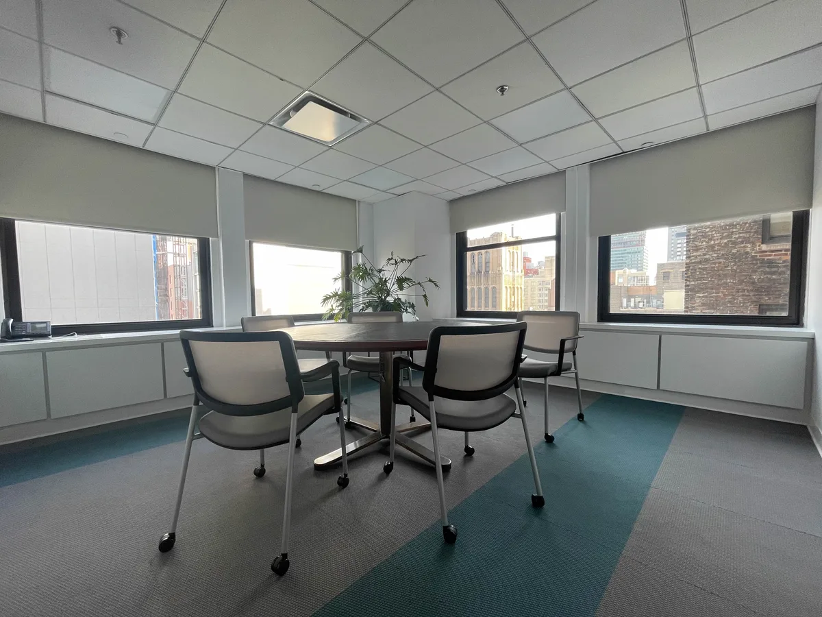 Flexible Meeting Rooms with NYC Skyline Views, 14 sqm, corporate event, pop-up rental in New York, second interior view