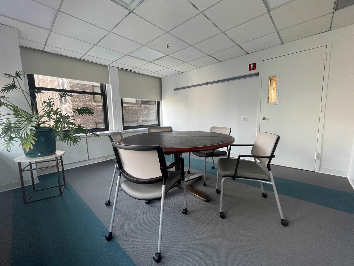 Flexible Meeting Rooms with NYC Skyline Views, 14 sqm, corporate event, pop-up rental in New York, third interior view