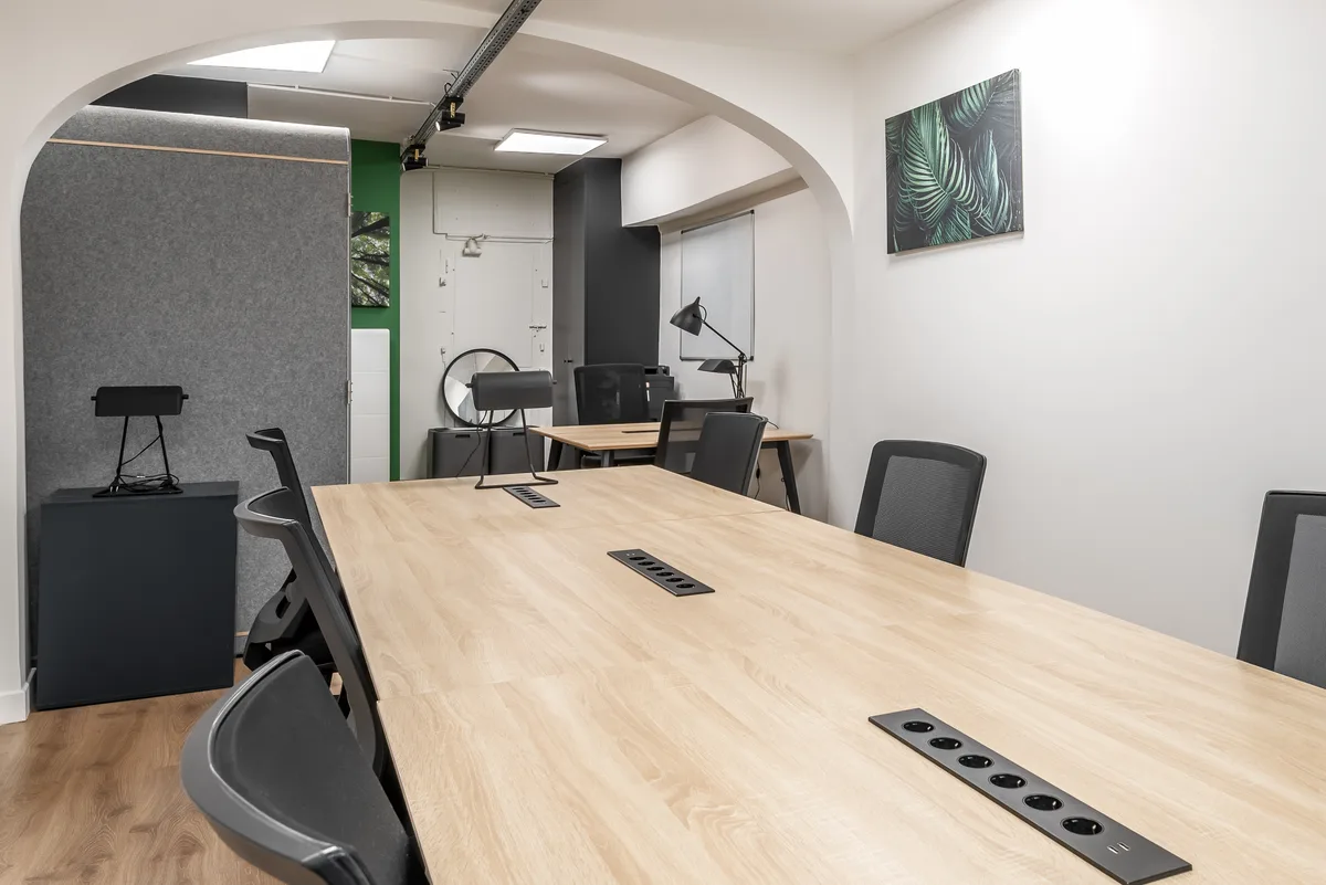 Flexible Showroom Office Space for Rent, showroom presentation, pop-up rental in Paris, second interior view