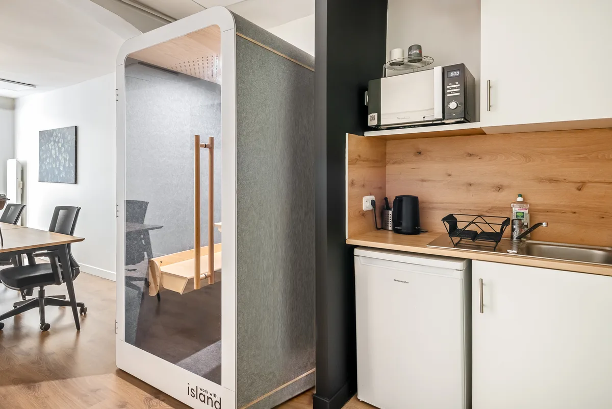 Flexible Showroom Office Space for Rent, showroom presentation, pop-up rental in Paris, third interior view