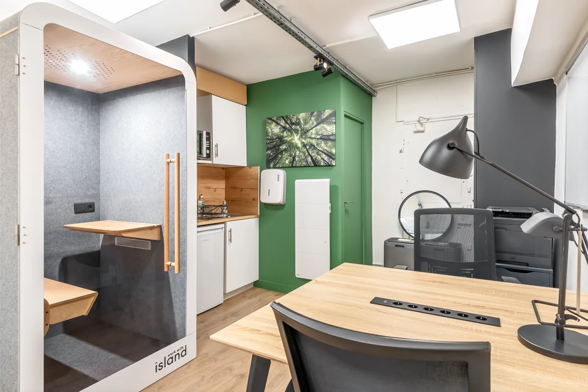 Flexible Showroom Office Space for Rent, showroom presentation, pop-up rental in Paris, additional interior view