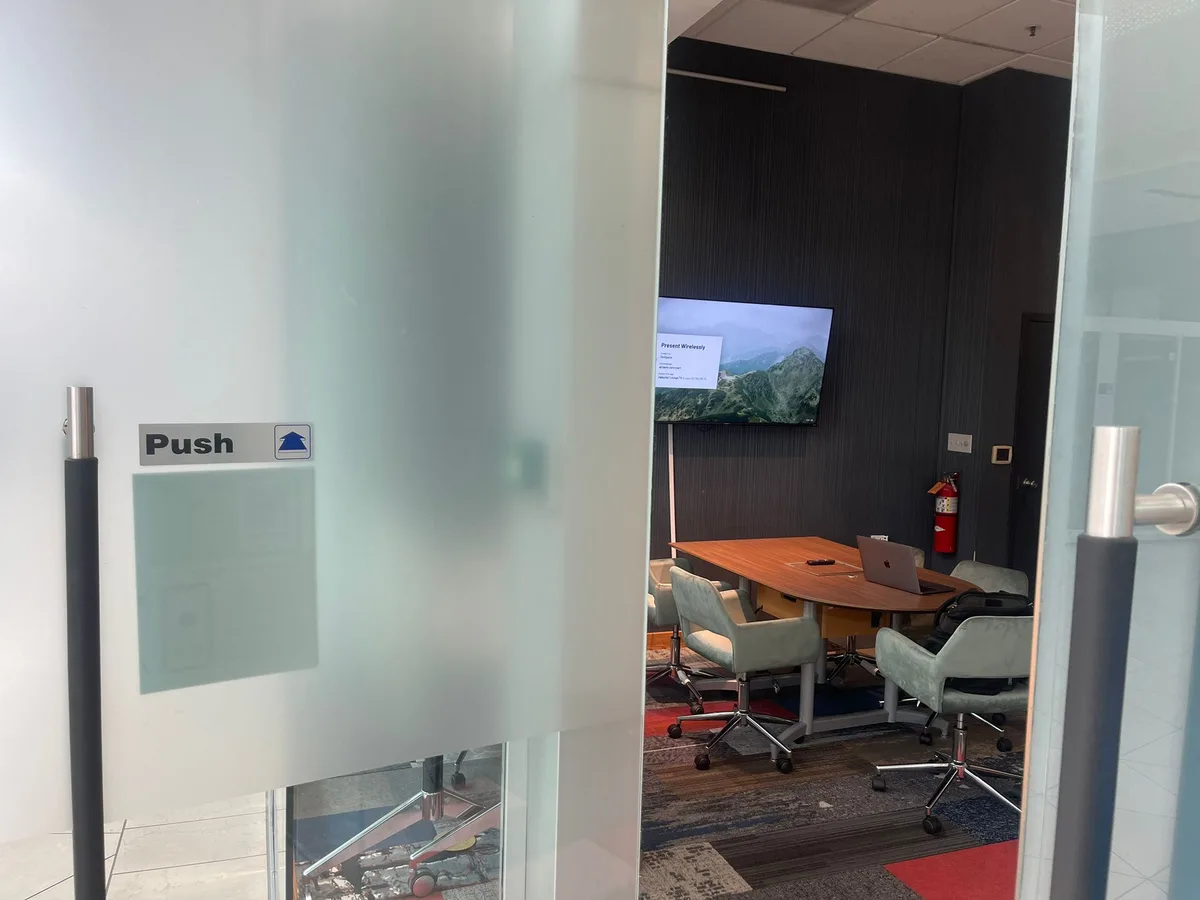 Flexible Workspace for Teams of 15, 56 sqm, workshop, pop-up rental in Santa Clara, interior view
