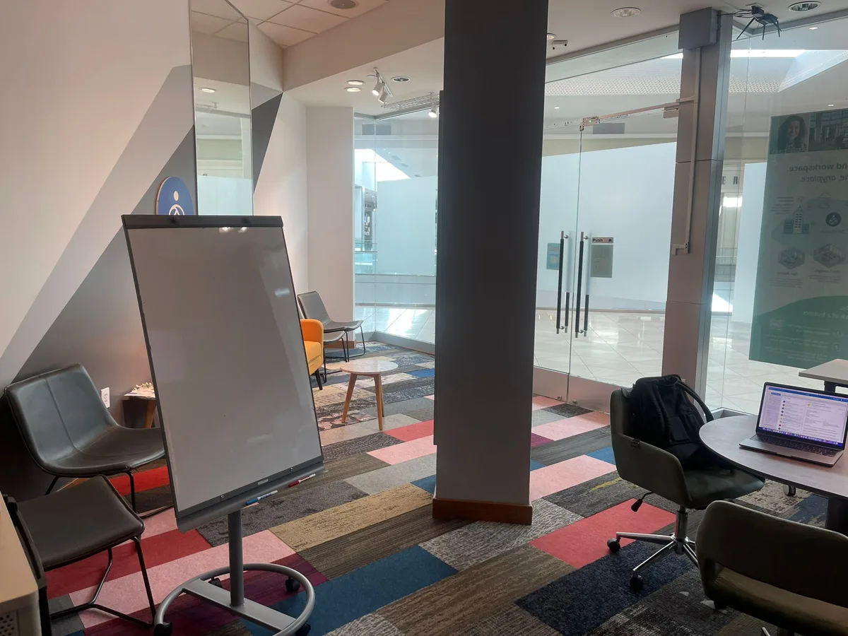 Flexible Workspace for Teams of 15, 56 sqm, workshop, pop-up rental in Santa Clara, third interior view