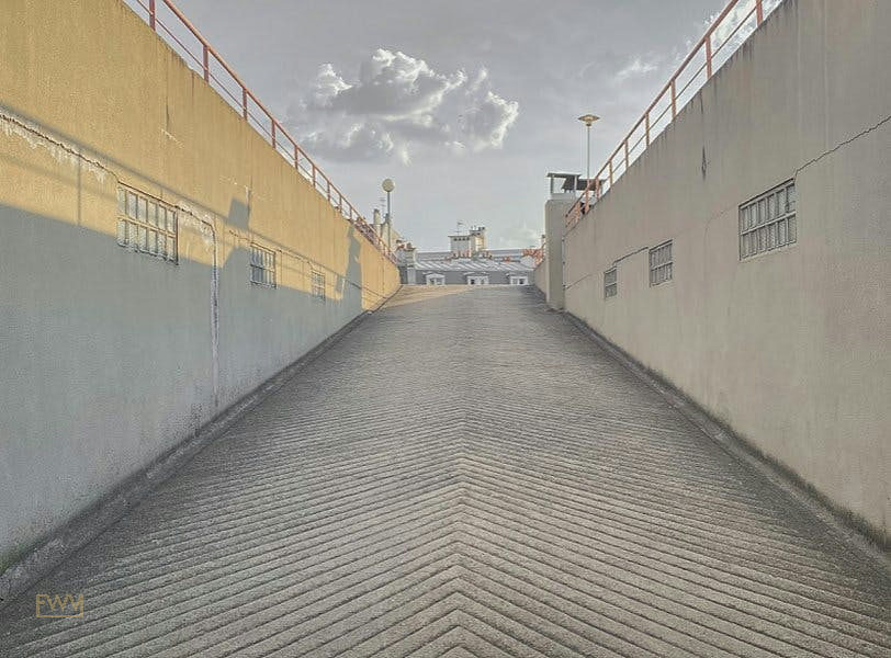 Former Industrial Garage with Rooftop in Paris 18th, 10000 sqm, showroom presentation, pop-up rental, interior view