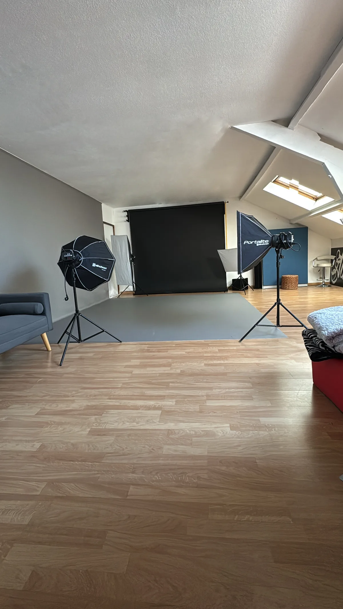 Fully Equipped 150 m² Photography Studio, photo shoot, pop-up rental in Conflans-Sainte-Honorine