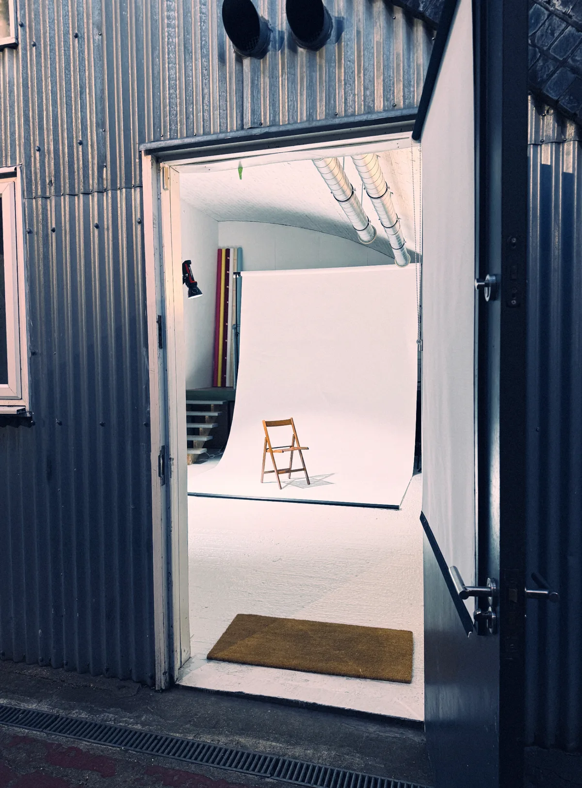 Fully Equipped 401 sq ft Photo Studio, 37 sqm, photo shoot, pop-up rental in Greater London