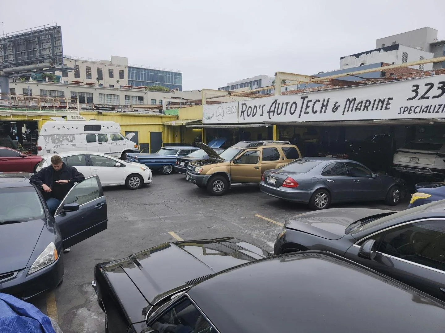 Fully Equipped Auto Repair Shop in West Hollywood