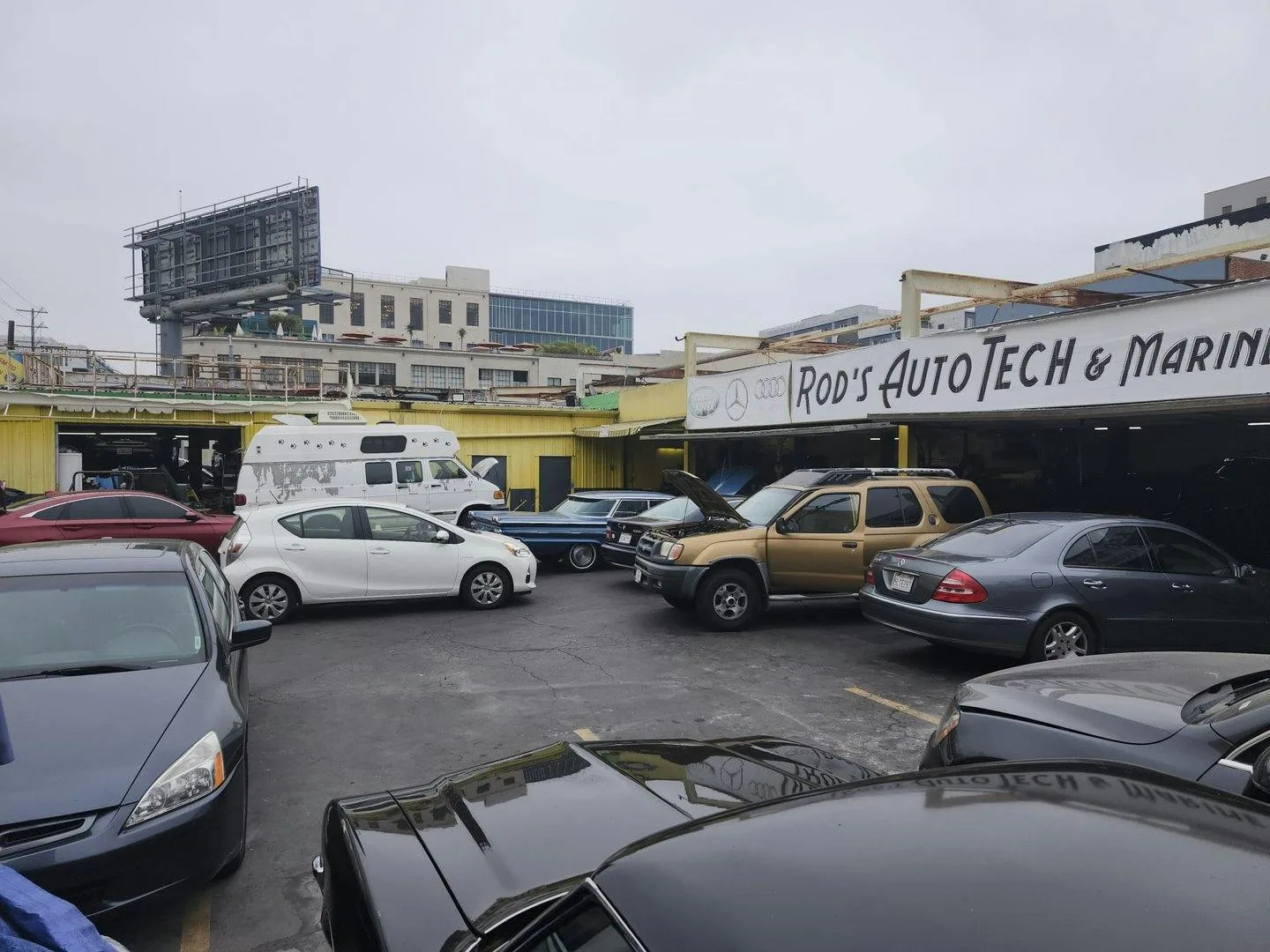 Fully Equipped Auto Repair Shop in West Hollywood — 2