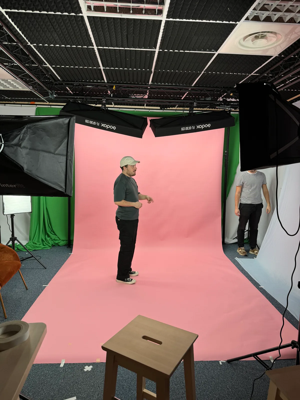 Fully Equipped Photography and Video Studio for Rent, 100 sqm, photo shoot, pop-up rental in Bordeaux