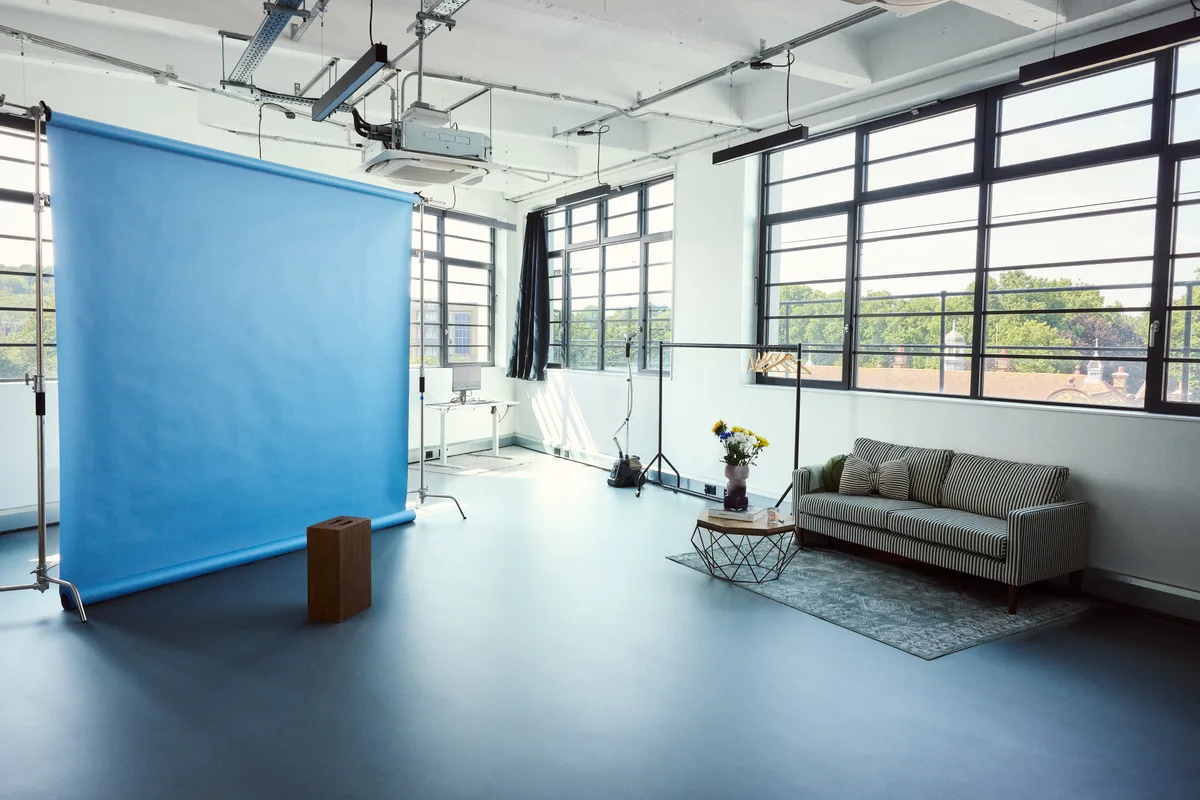 Fully Equipped Professional Photographic Studio for Hire, 92 sqm, photo shoot, pop-up rental in Greater London