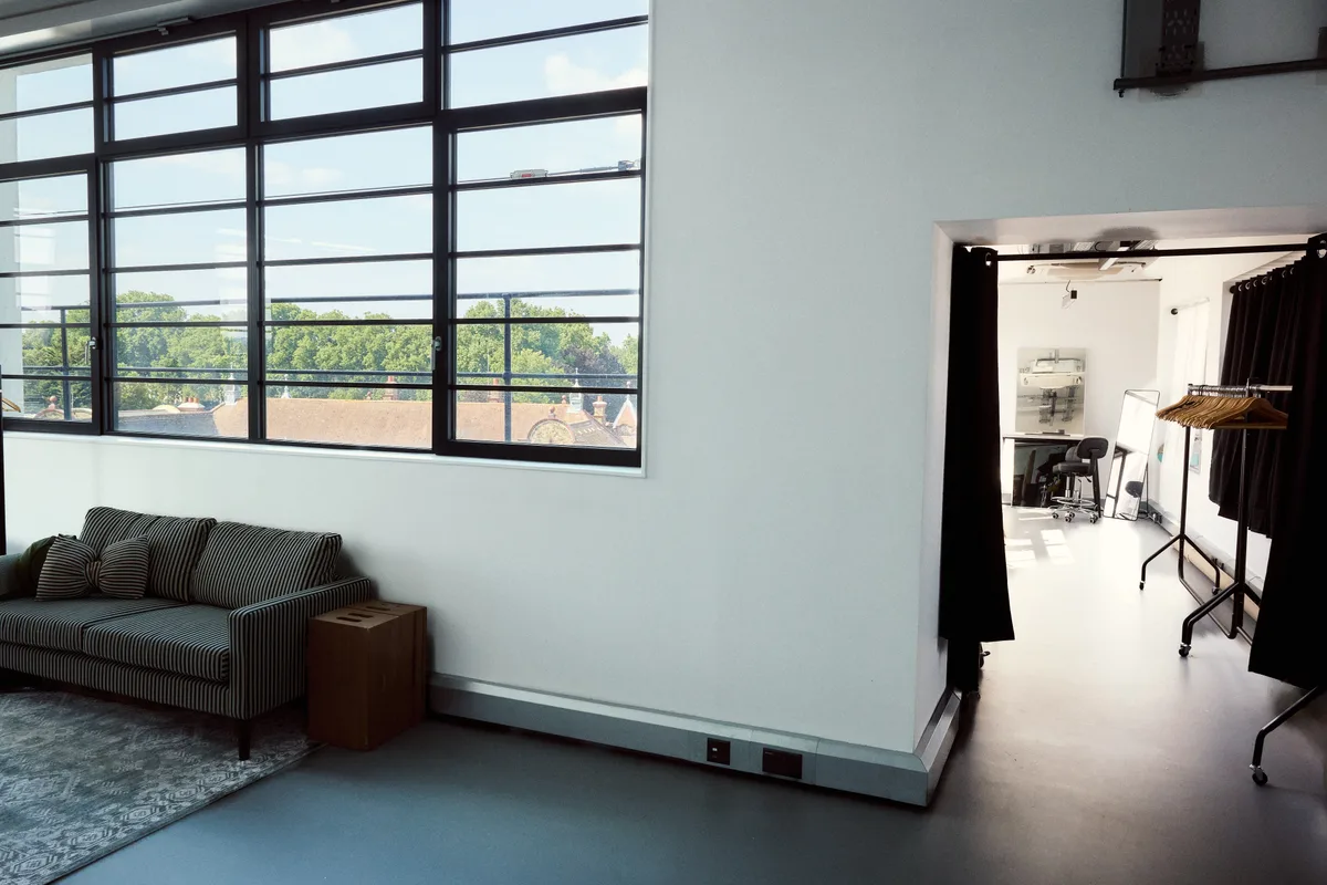Fully Equipped Professional Photographic Studio for Hire, 92 sqm, photo shoot, pop-up rental in Greater London, second inter…