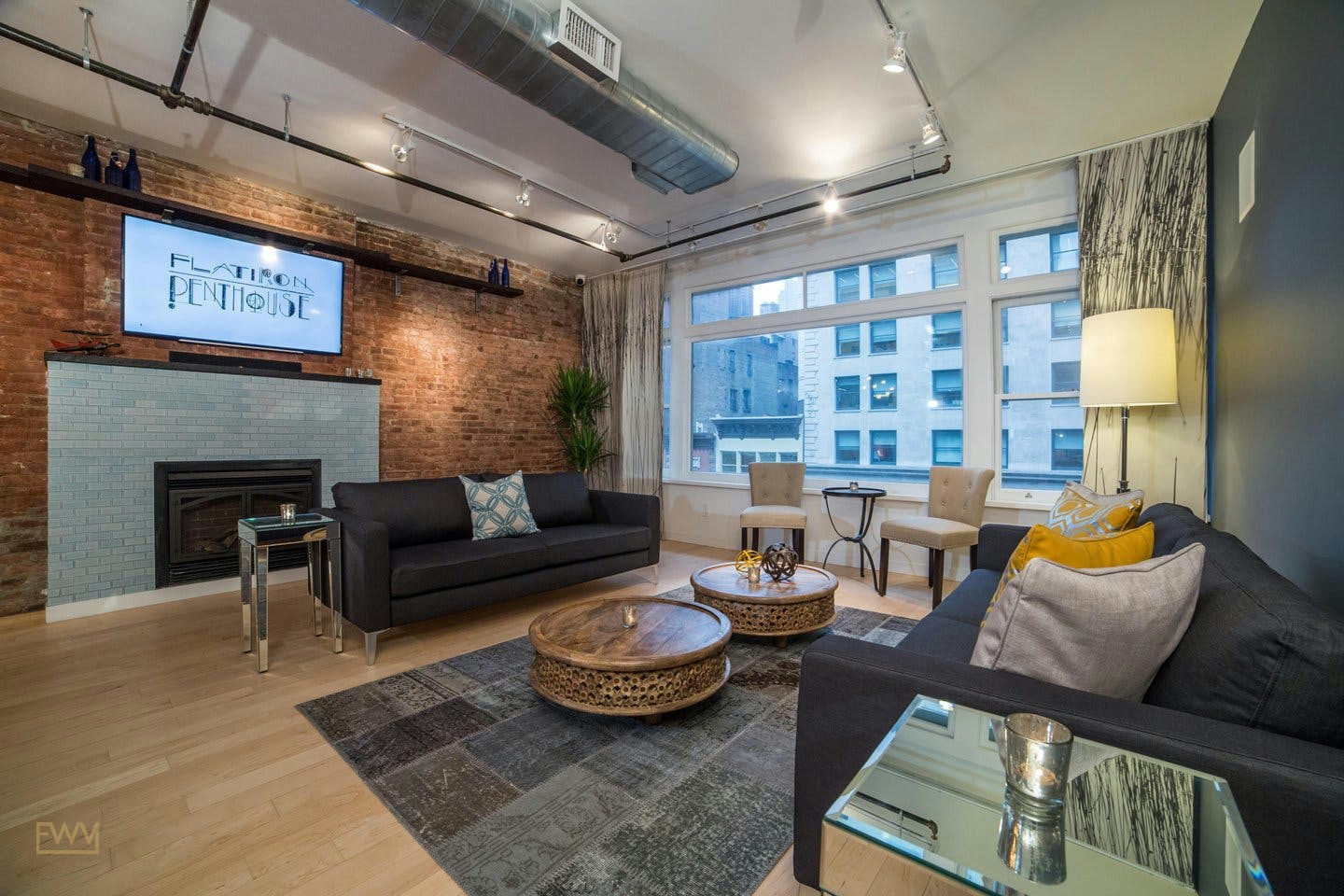 Fully Furnished 232 sqm Penthouse and Terrace in New York, pop up store