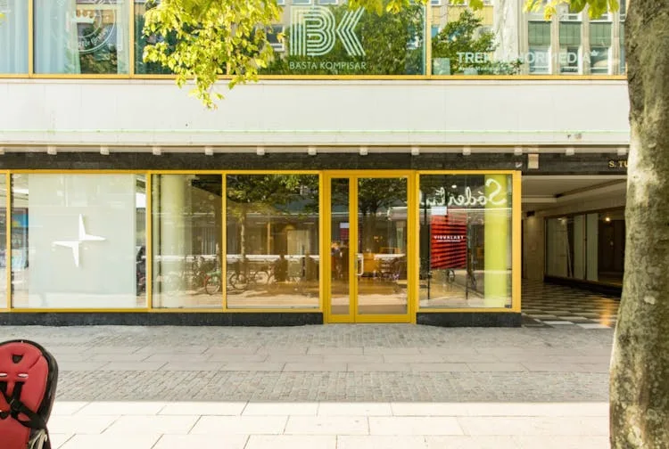 Fully Furnished Corner Retail Space at Södra Tullgatan 3