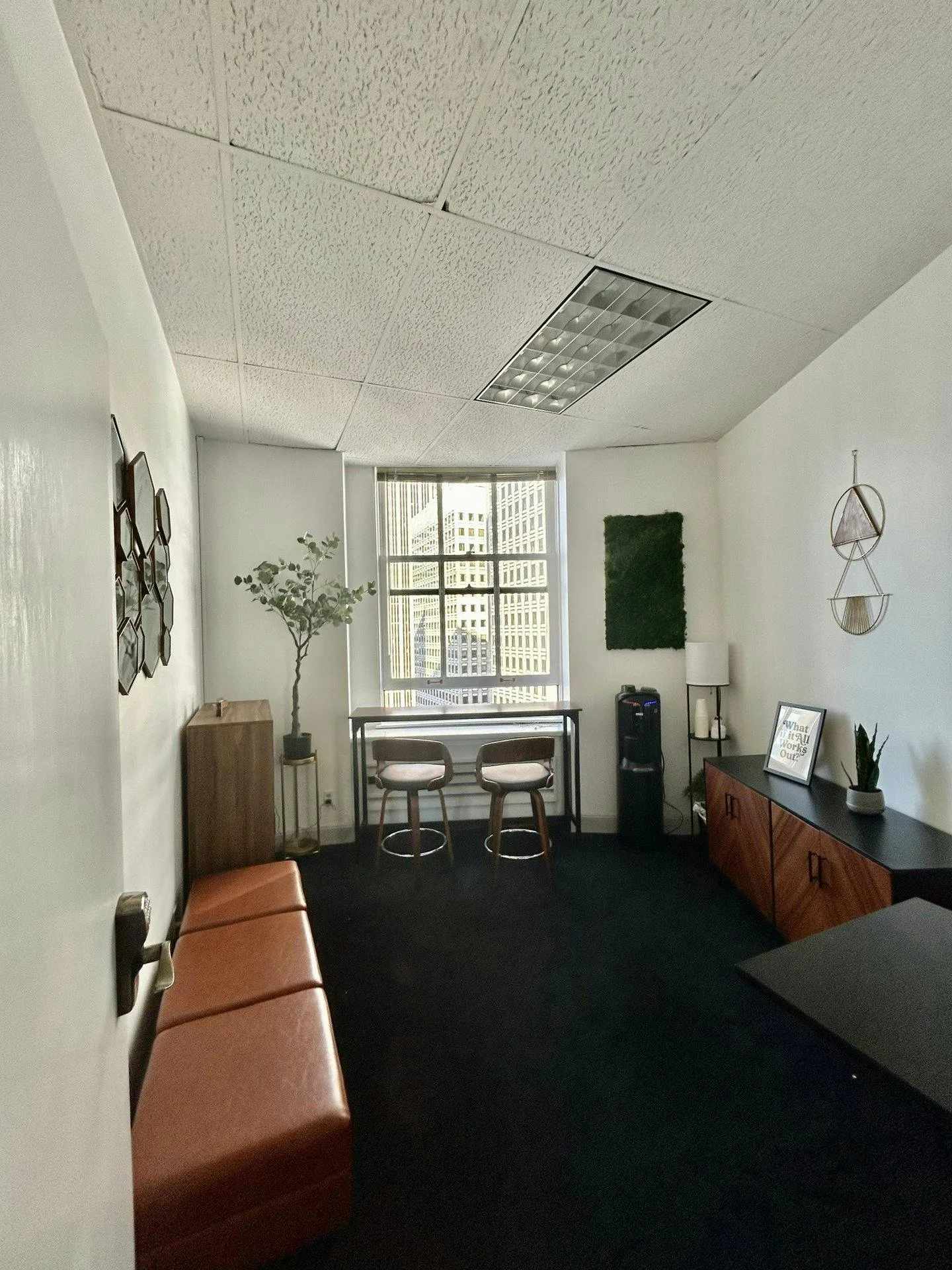 Furnished Corner Office with Views in Downtown San Francisco — 3