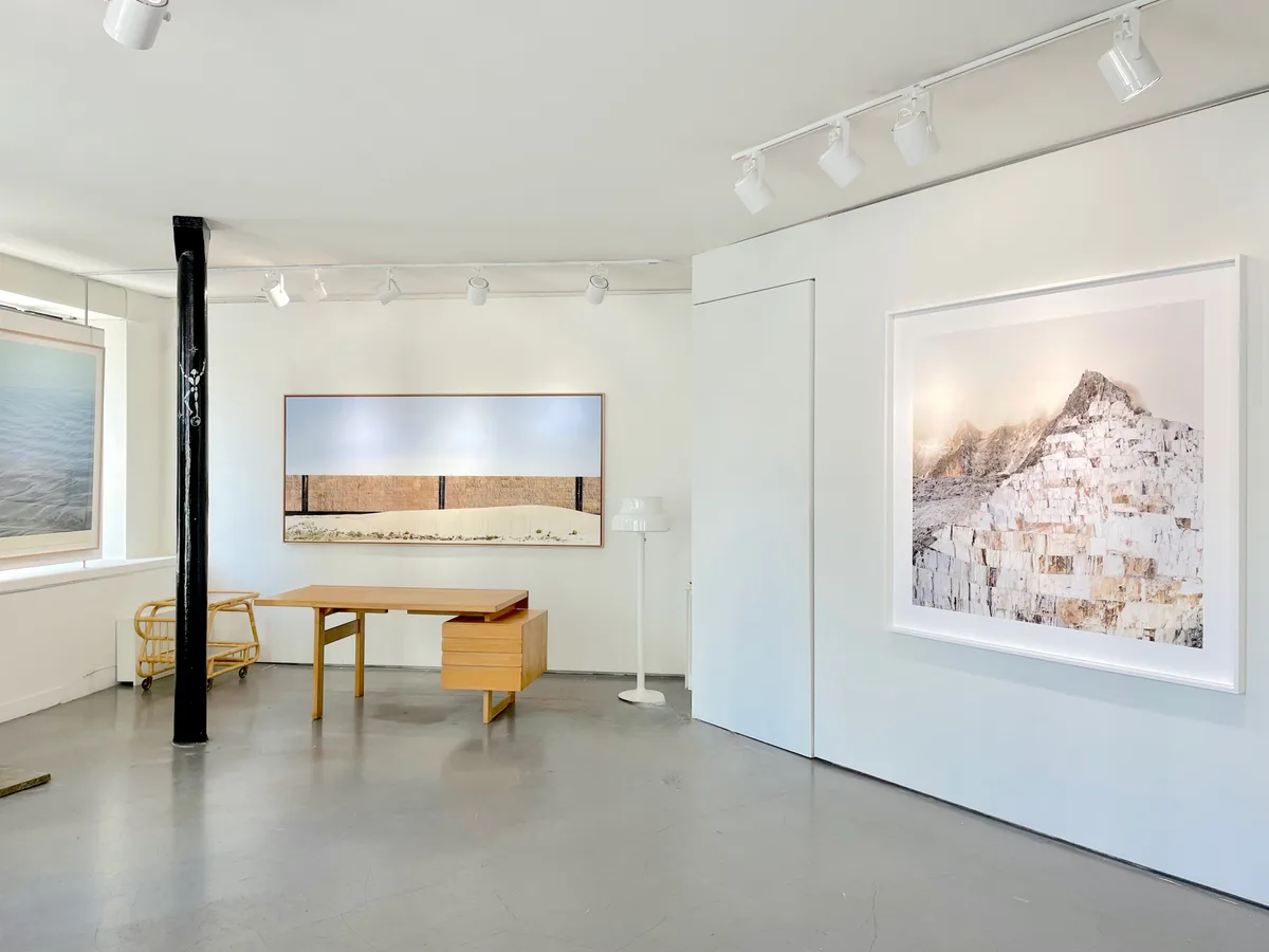 Galerie d'art lumineuse dans le Triangle d'Or, 120 sqm, art exhibition, pop-up rental in Paris, interior view