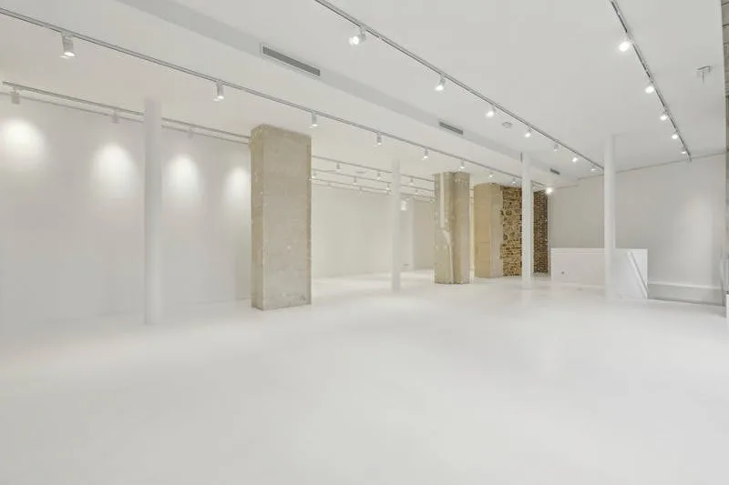 Gallery and Showroom on Rue du Louvre, Paris — 5