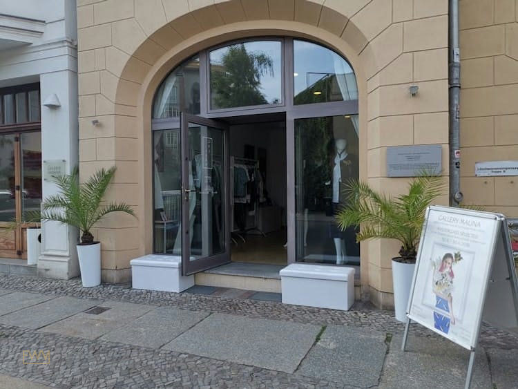 Gallery Malina on Auguststraße, Berlin, 40 sqm, pop up store