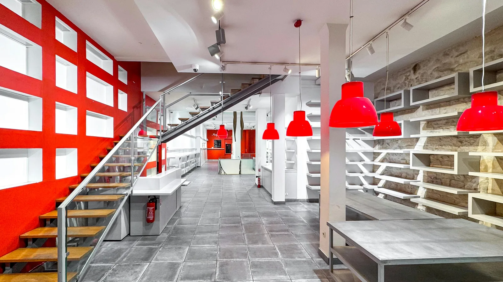 Gallery on Rue Saint-Martin Near Centre Georges Pompidou — 3
