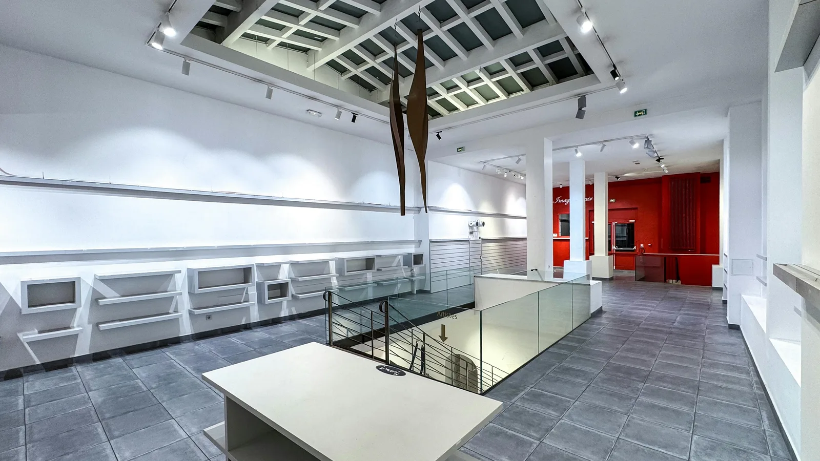 Gallery on Rue Saint-Martin Near Centre Georges Pompidou — 5