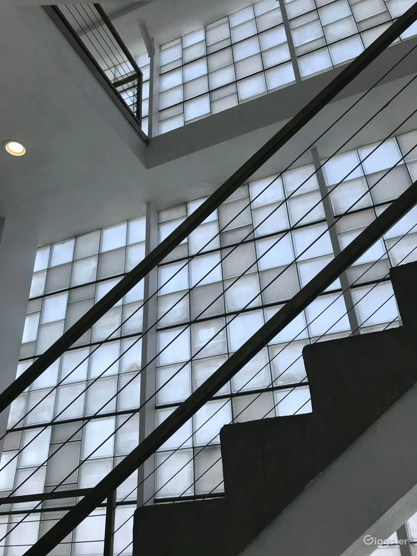 Glass-Walled Staircase for Filming and Photoshoots — 5