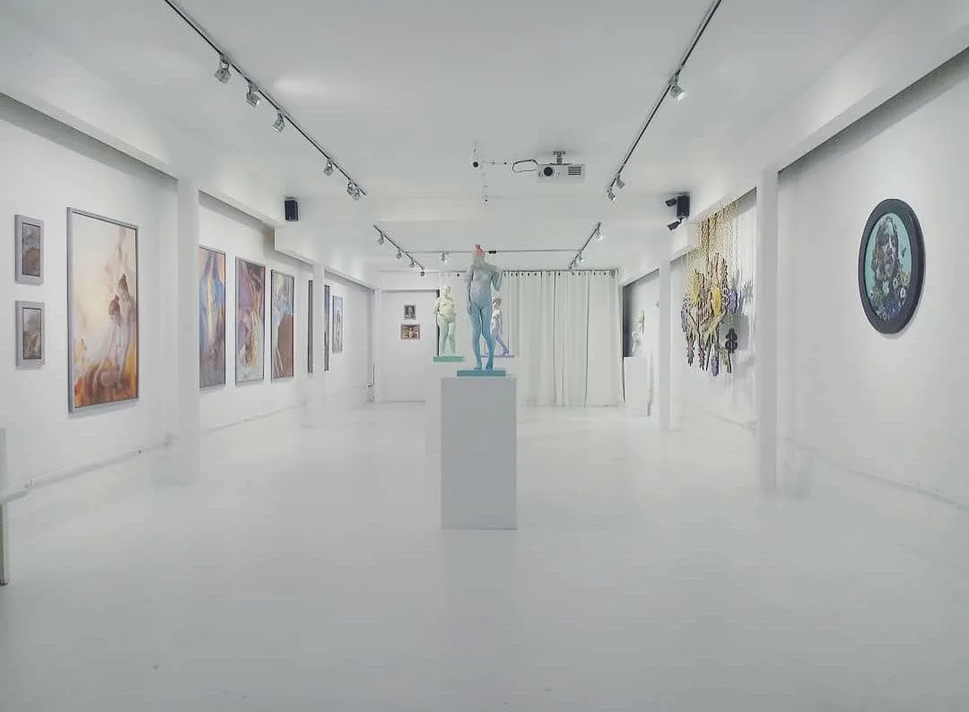Gloss White Gallery and Retail Space on Fairfax Ave — 2