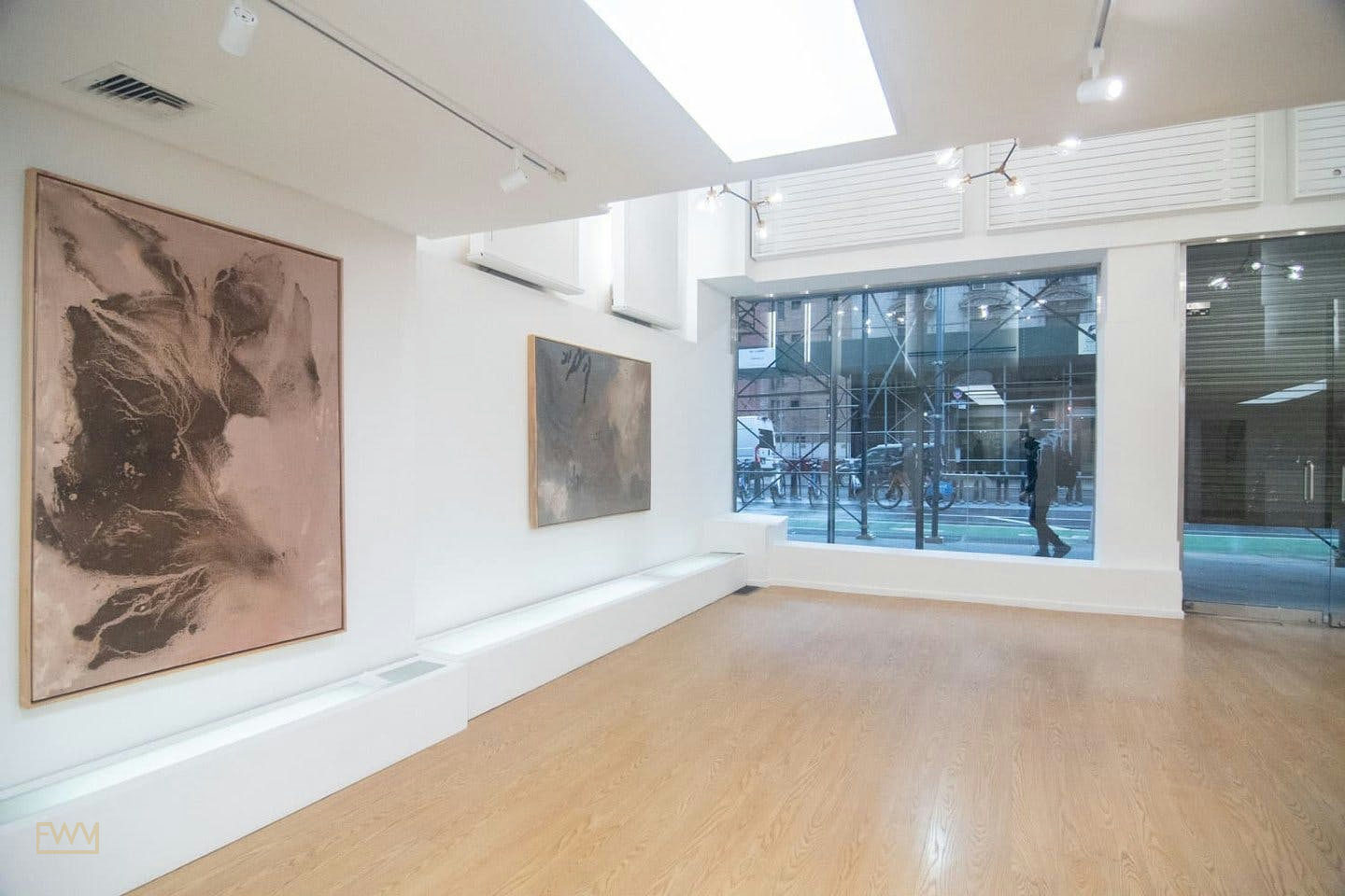 Gorgeous Midtown Gallery Retail Space in New York, 232 sqm, private event, pop-up rental