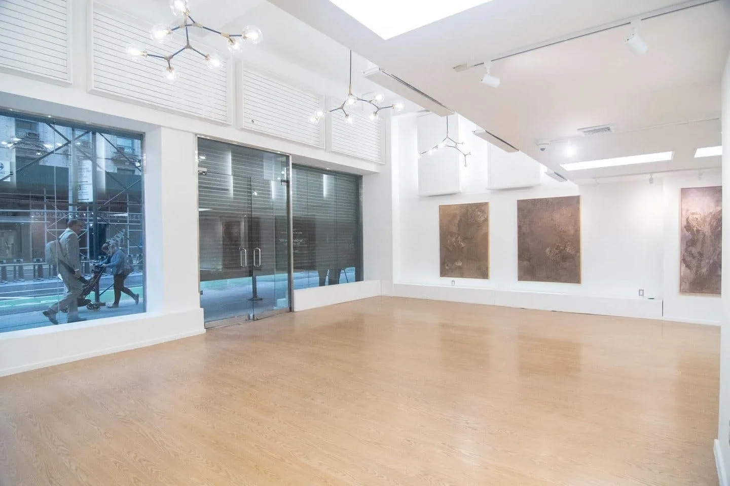 Gorgeous Midtown Gallery Retail Space in New York — 4