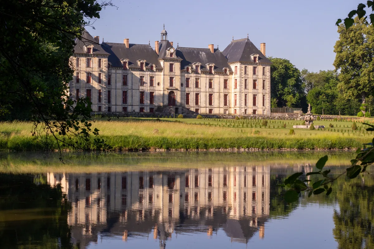 Grand Château with Extensive Grounds and Modern Conveniences, 2500 sqm, private event, pop-up rental in Bouray-sur-Juine, in…