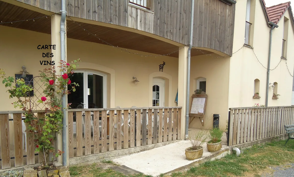 Grand Salle avec Cuisine Équipée et Extérieur Spacieux, 170 sqm, workshop, pop-up rental in Nanteau-sur-Essonne