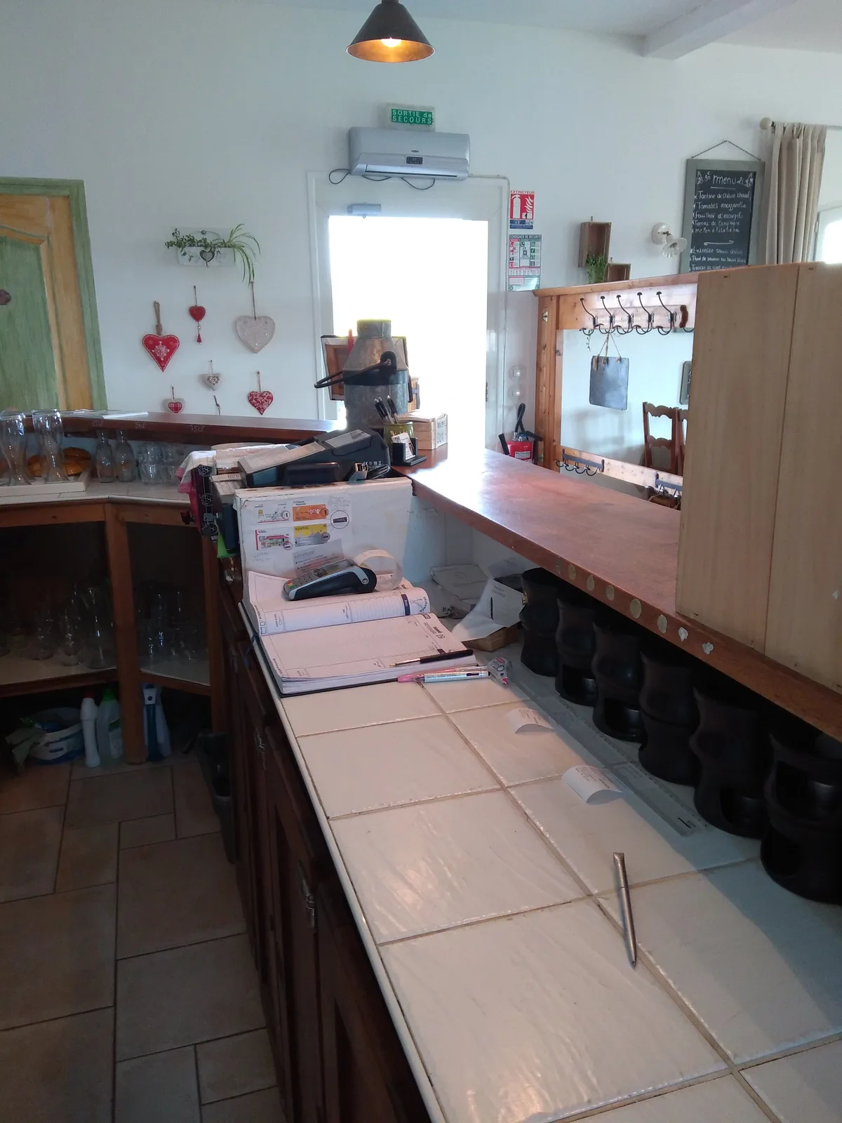 Grand Salle avec Cuisine Équipée et Extérieur Spacieux, 170 sqm, workshop, pop-up rental in Nanteau-sur-Essonne, interior vi…