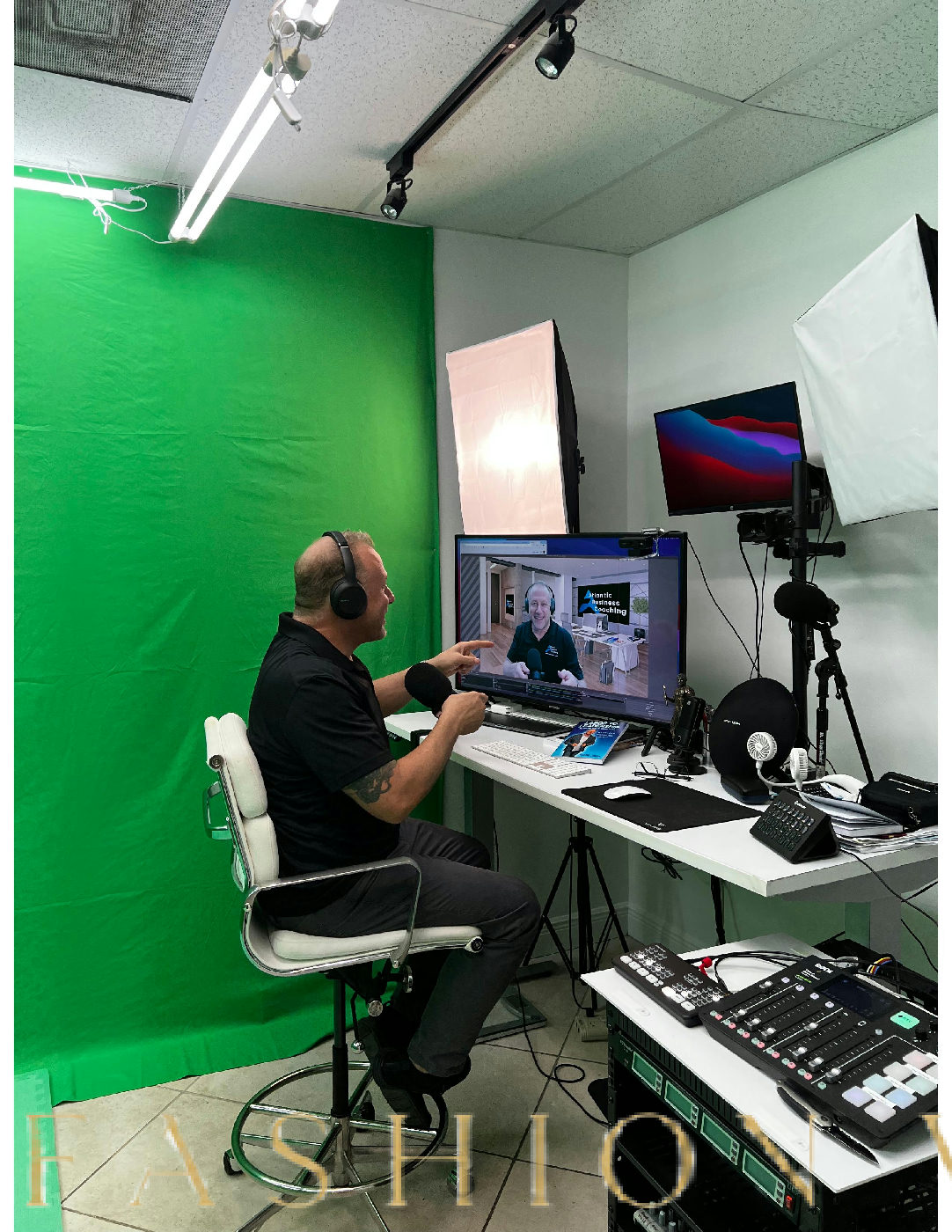 Green Screen Studio for Video and Audio Production, 9 sqm, video production, pop-up rental in Pompano Beach, second interior…