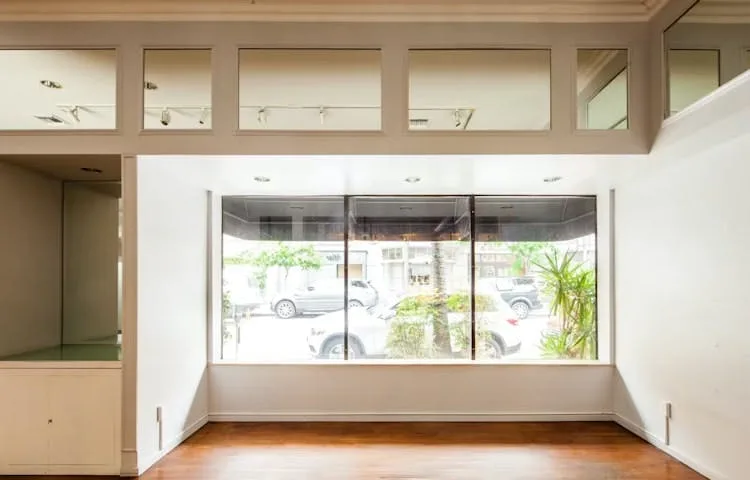 Greenery Covered Store in Beverly Hills — 3