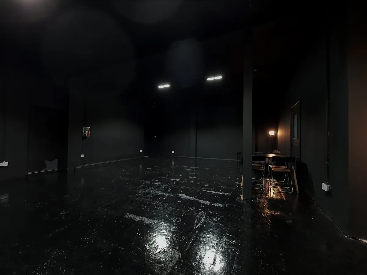 Ground Floor Creative Studio with Total Blackout Design, 70 sqm, photo shoot, pop-up rental in Greater London, third interio…