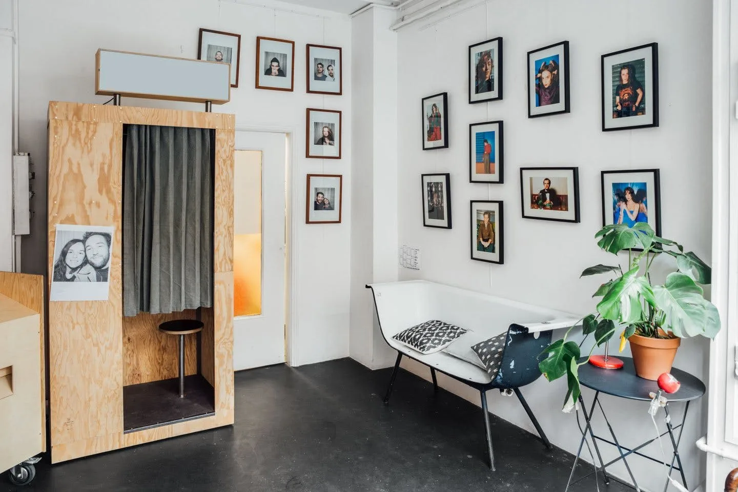 Ground-Floor Gallery and Showroom on Rue Abel, Paris — 3