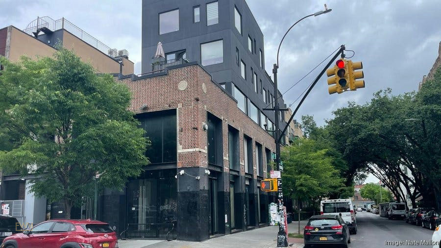 Ground Floor Loft Space on Grand Street in Brooklyn, 372 sqm, pop up store