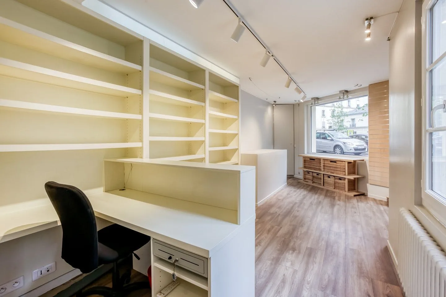 Ground Floor Pop-Up Store in Boulogne Nord — 2
