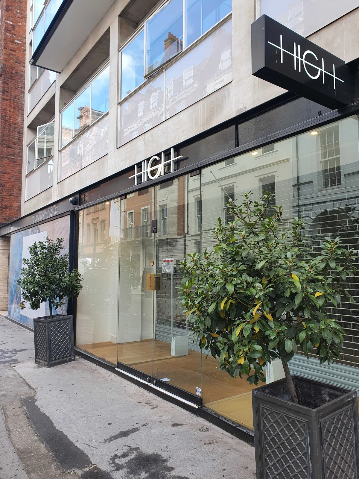Ground Floor Retail Space with Storage in Mayfair, 209 sqm, art exhibition, pop-up rental in London