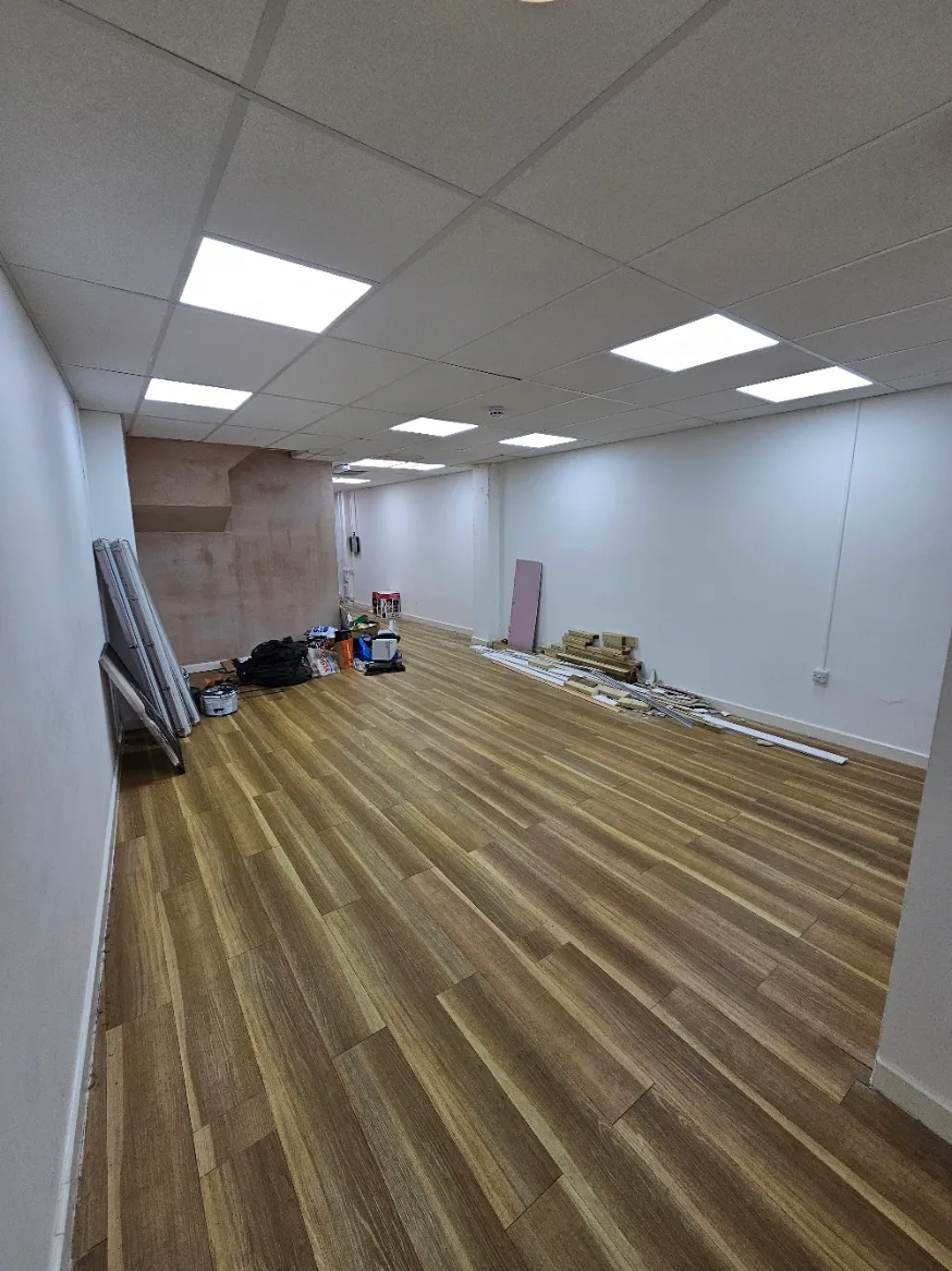 Ground-Floor Retail Unit Available in Town Centre, 70 sqm, pop up store in Somerset
