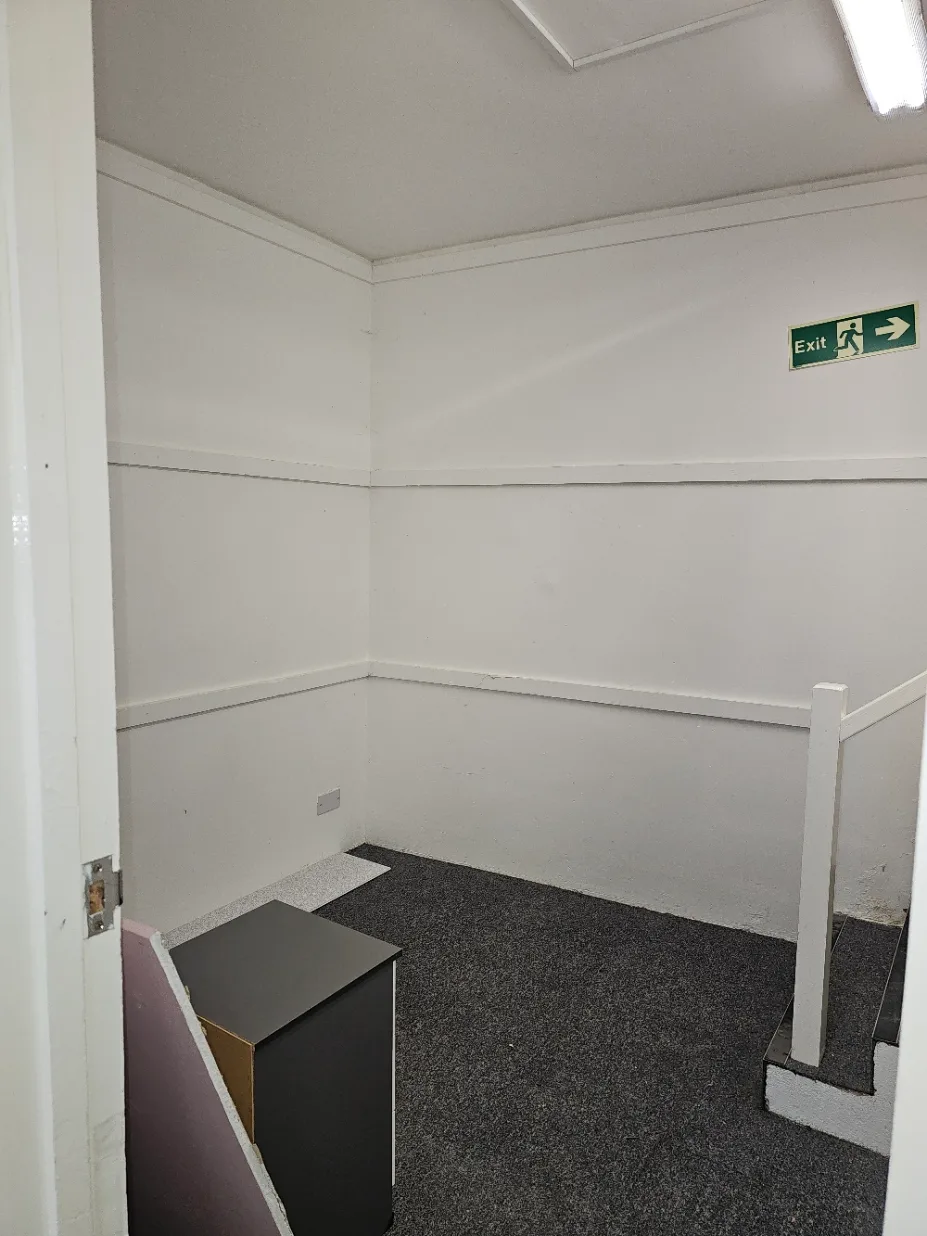 Ground-Floor Retail Unit Available in Town Centre, 70 sqm, pop up store in Somerset, additional interior view