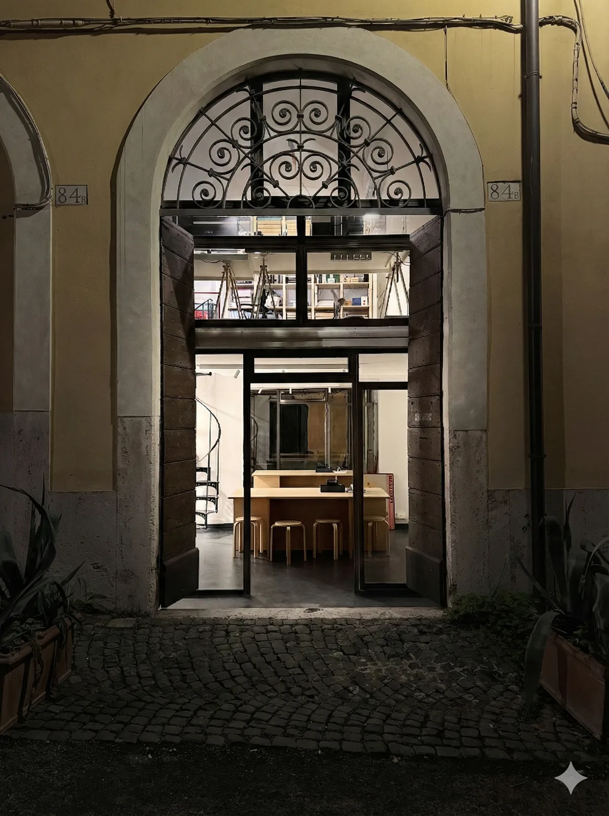 Ground-Floor Space for Rent in Rione Monti, Rome, 25 sqm, pop up store in Roma, interior view