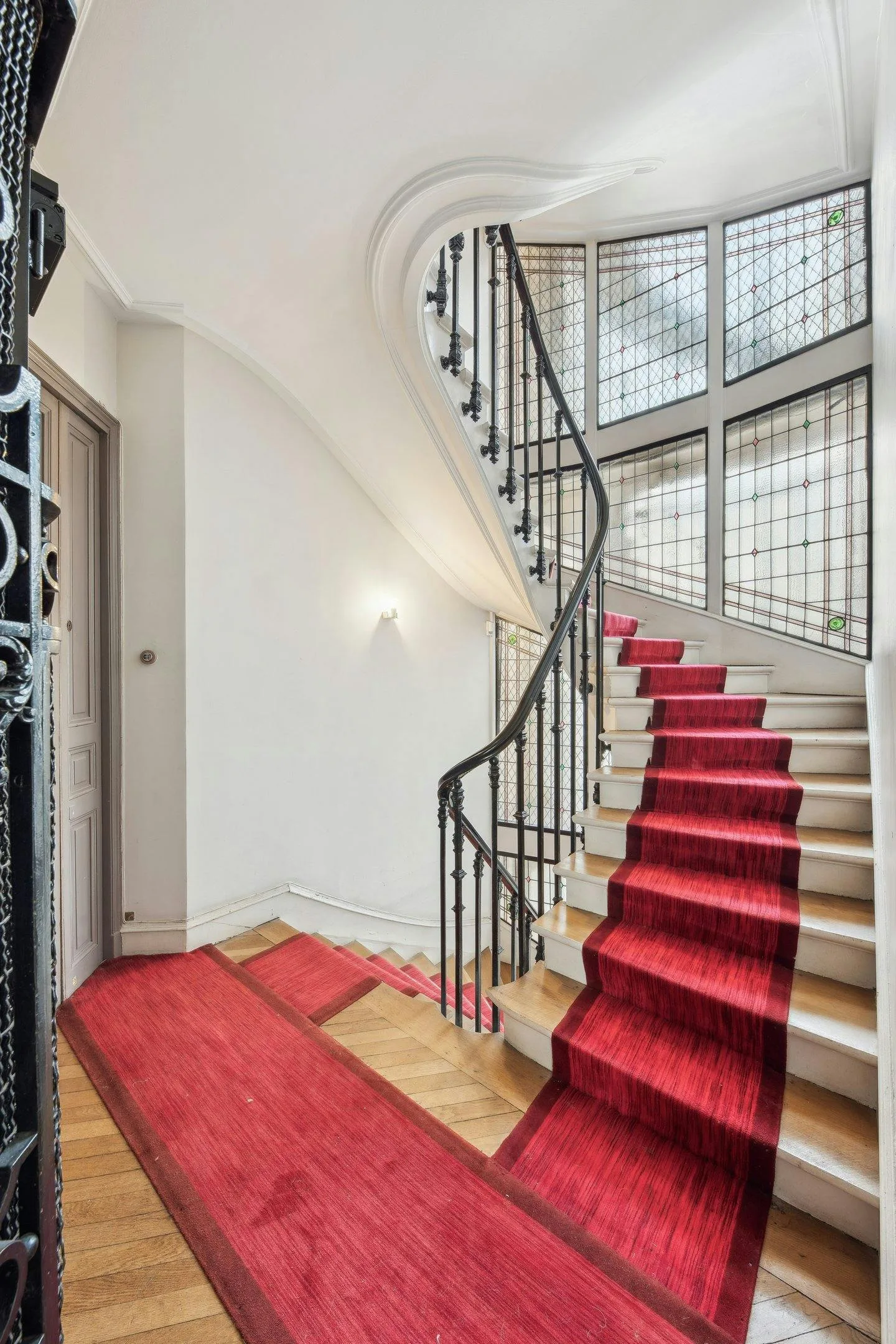 Haussmann Apartment for Showrooms and Events in Central Paris — 4