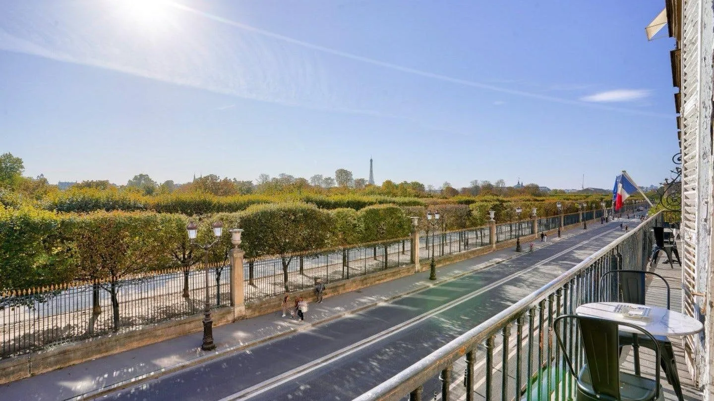 Haussmannian Apartment Overlooking Jardin des Tuileries — 4