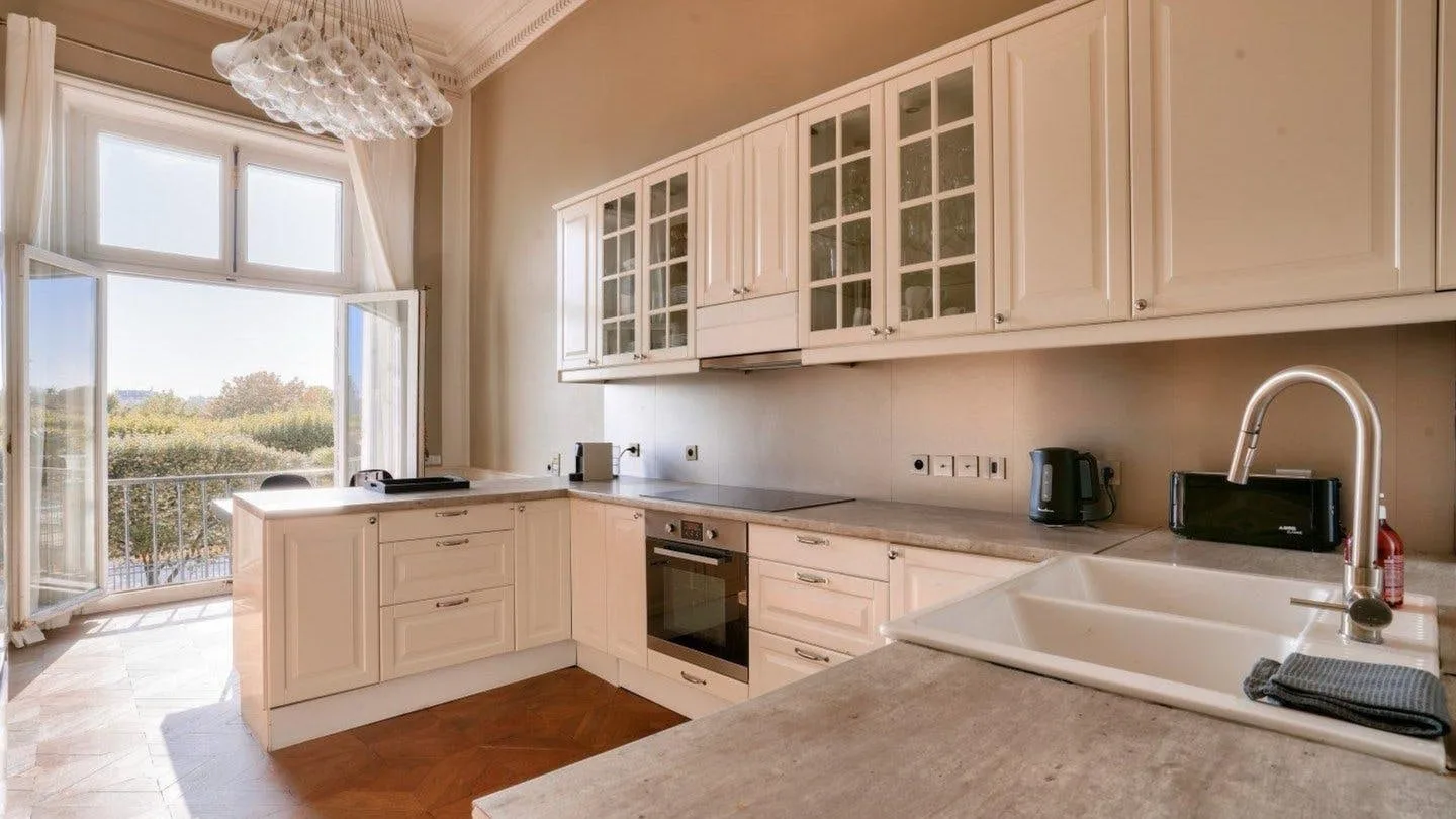 Haussmannian Apartment Overlooking Jardin des Tuileries — 5
